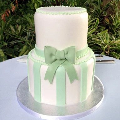 Sweet N Dainty Green Bow Fondant Cake