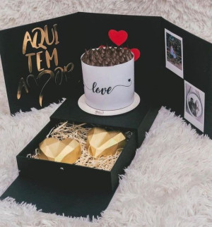 Vanilla Anniversary Surprise Box