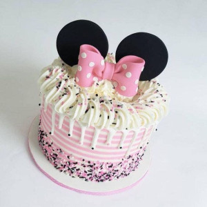 Swirly Minnie Mouse Cake