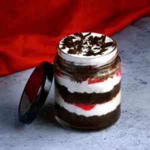 Black Forest Jar Cake