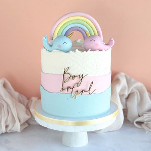 Sugar & Spice Surprise Cake