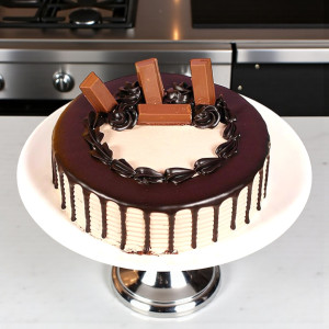 Kitkat Break Cake